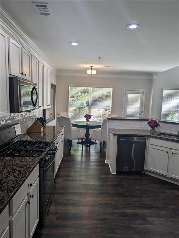 500 Hillside Trail