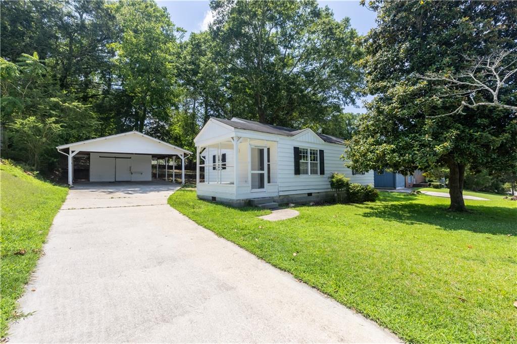 383 LAURA Drive NW
