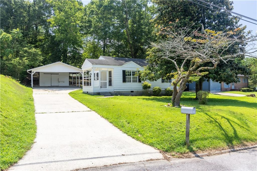 383 LAURA Drive NW