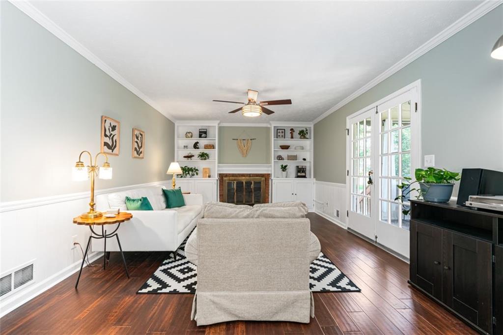 2448 BROAD CREEK Drive