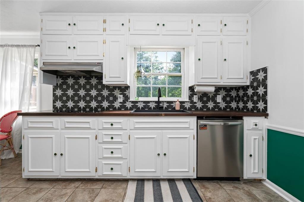 2448 BROAD CREEK Drive