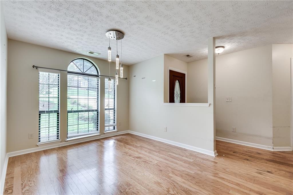 1270 BEEBLOSSOM Trail