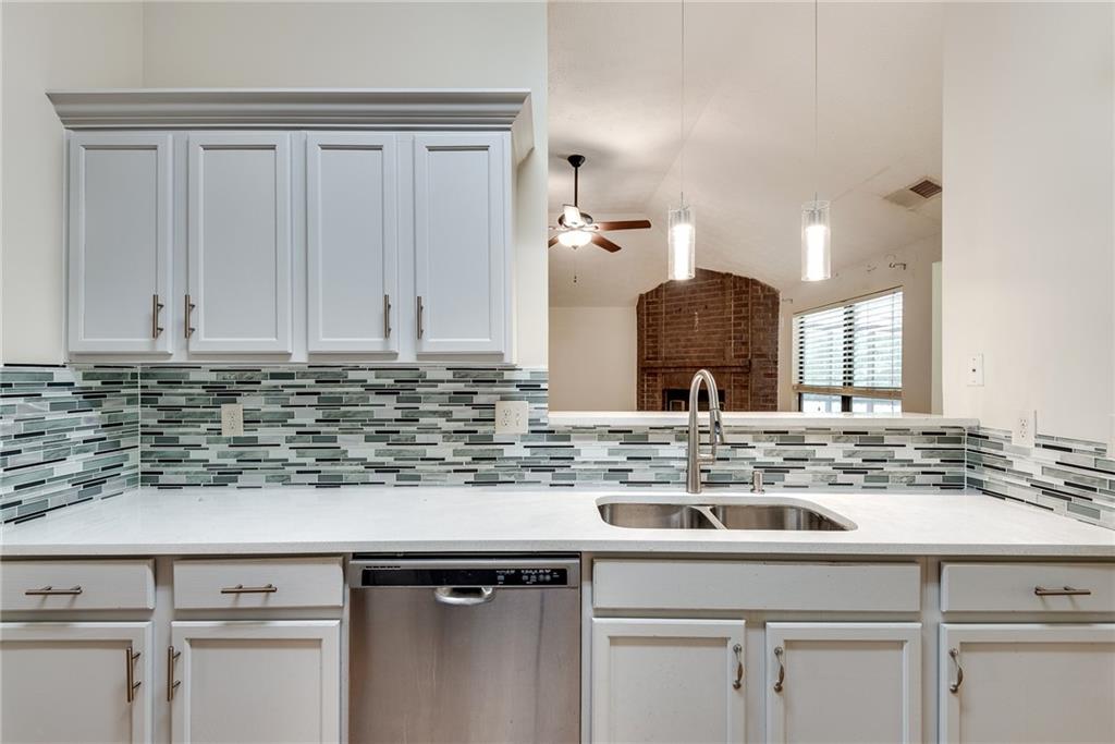 1270 BEEBLOSSOM Trail