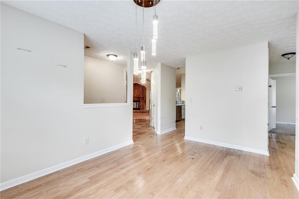 1270 BEEBLOSSOM Trail