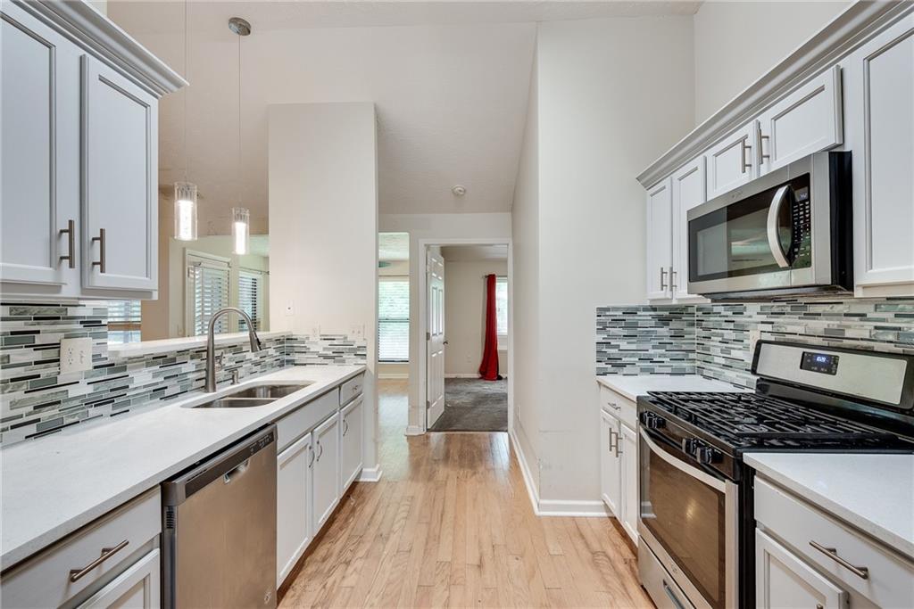 1270 BEEBLOSSOM Trail