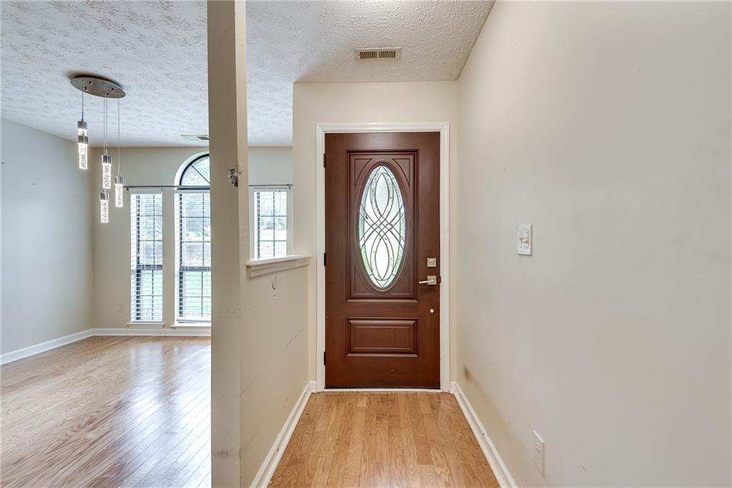 1270 BEEBLOSSOM Trail