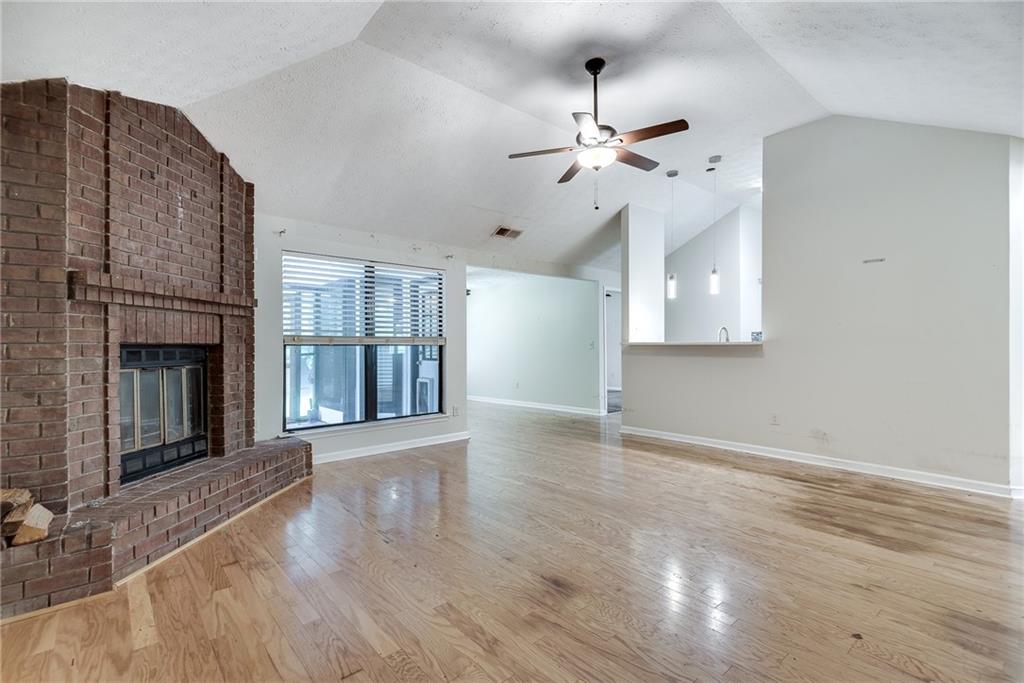 1270 BEEBLOSSOM Trail