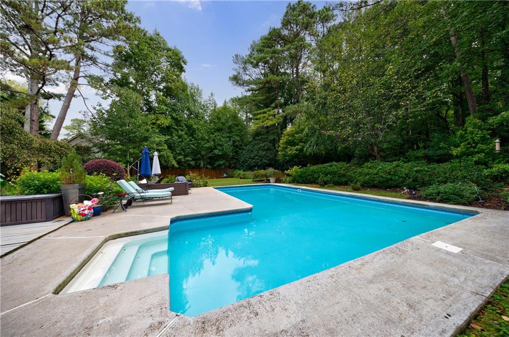 825 Kingridge Drive