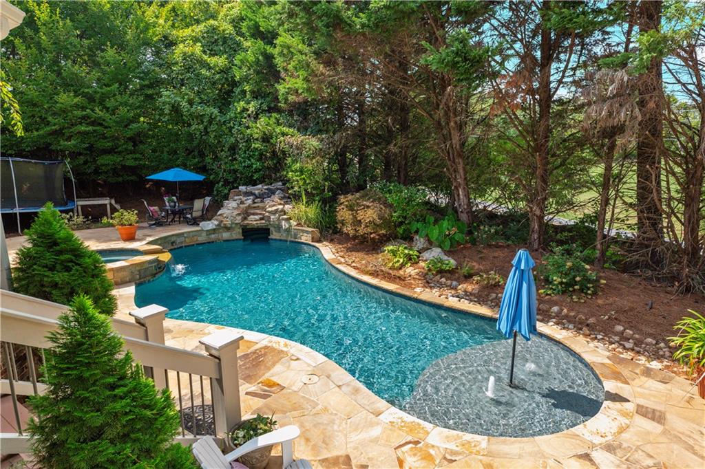 2730 Hermitage Drive