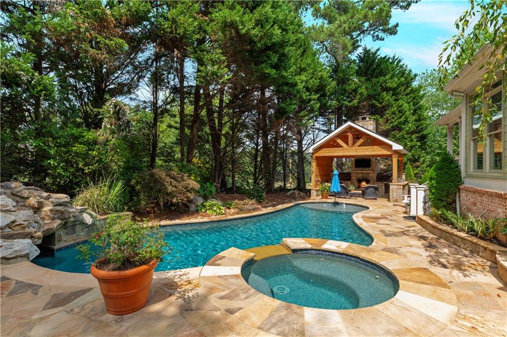 2730 Hermitage Drive