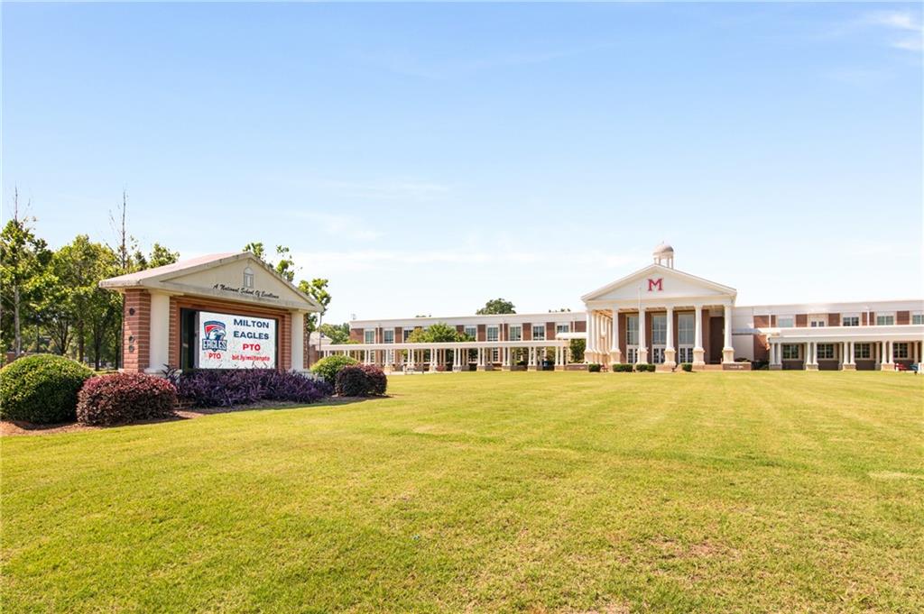 585 Glen National Drive