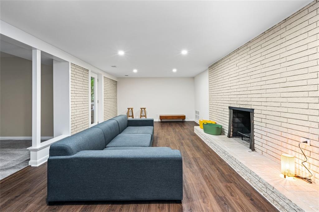 3036 HATHAWAY Court