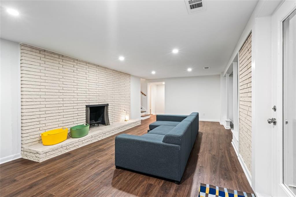 3036 HATHAWAY Court