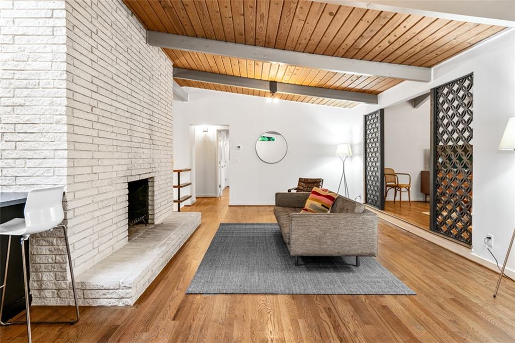 3036 HATHAWAY Court