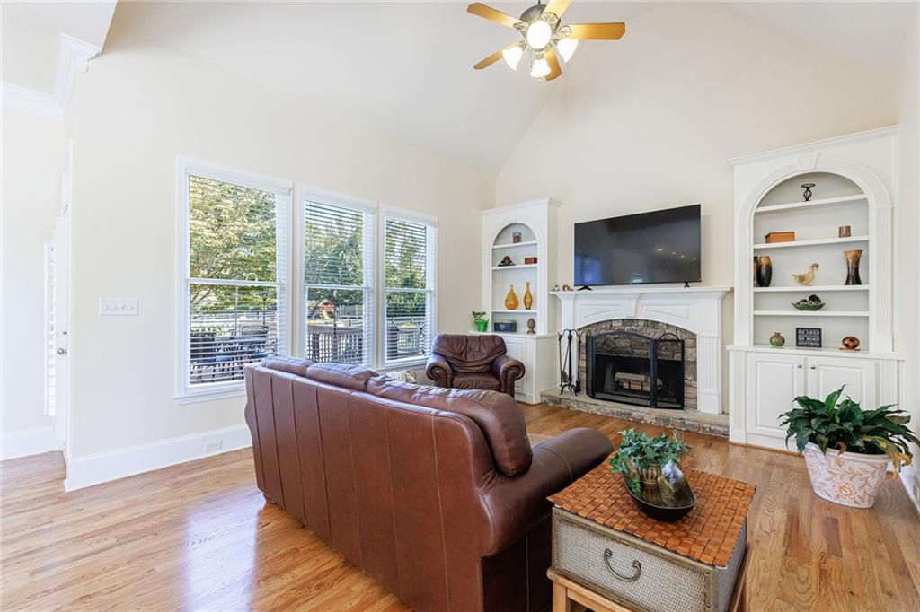12755 Oak Falls Drive