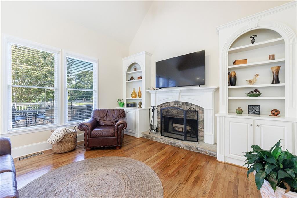12755 Oak Falls Drive