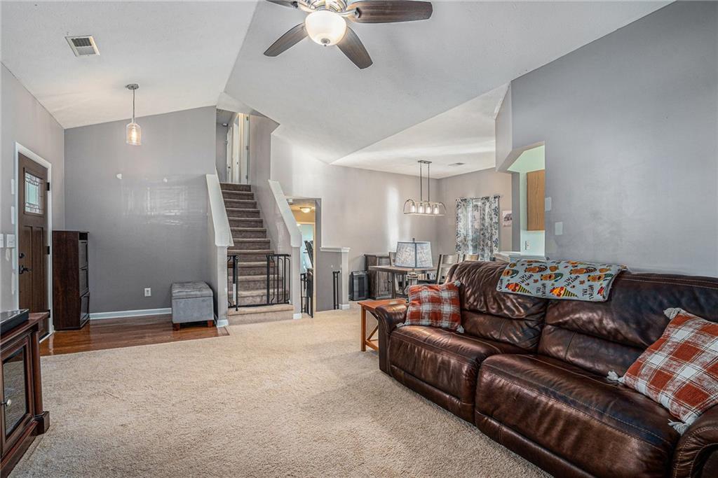 2689 Lake Park Bend