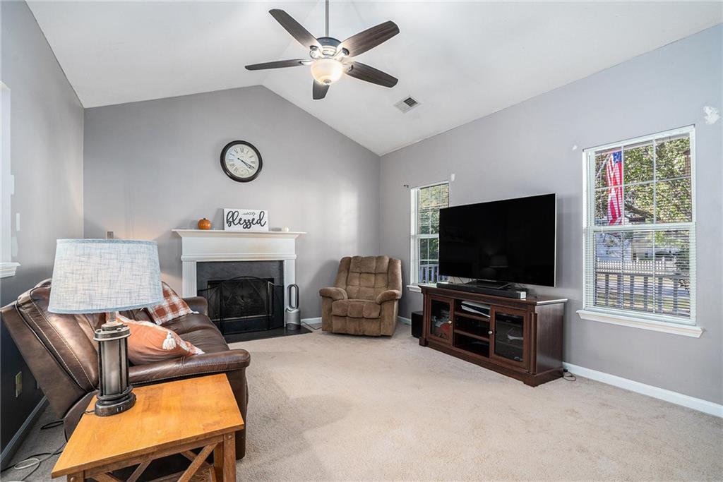 2689 Lake Park Bend