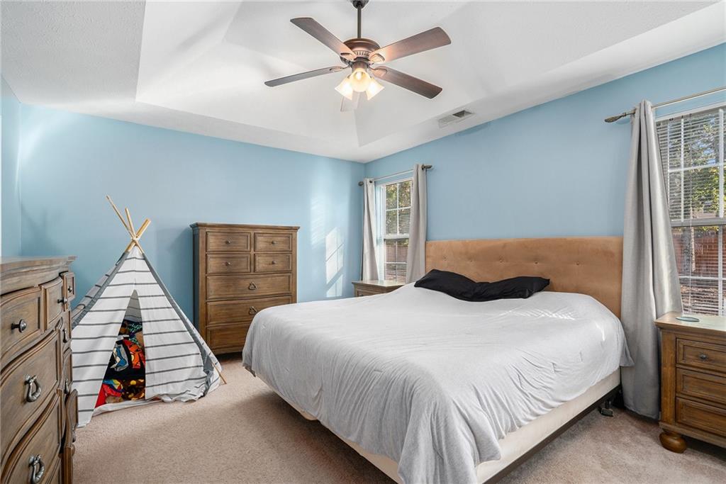 2689 Lake Park Bend