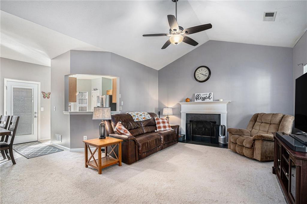 2689 Lake Park Bend