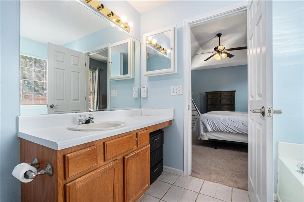 2689 Lake Park Bend