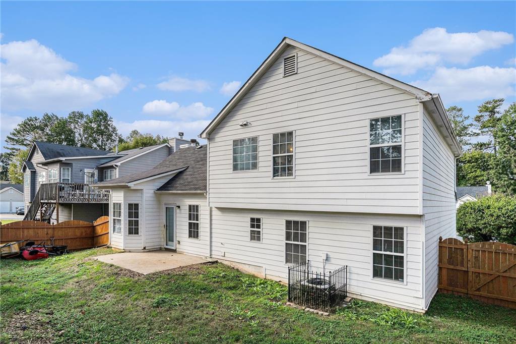 2689 Lake Park Bend