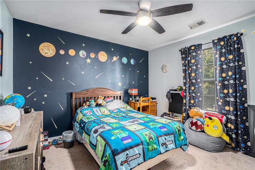 2689 Lake Park Bend