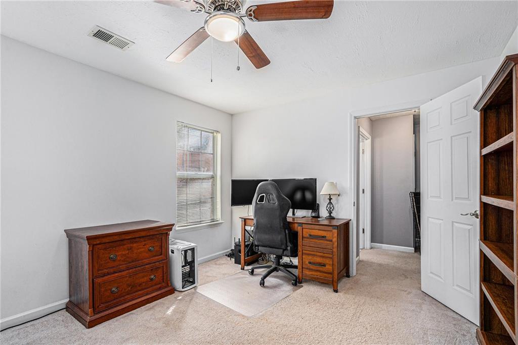 2689 Lake Park Bend