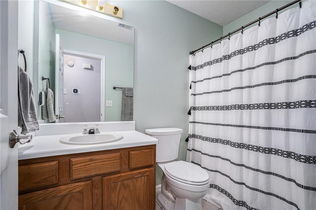2689 Lake Park Bend