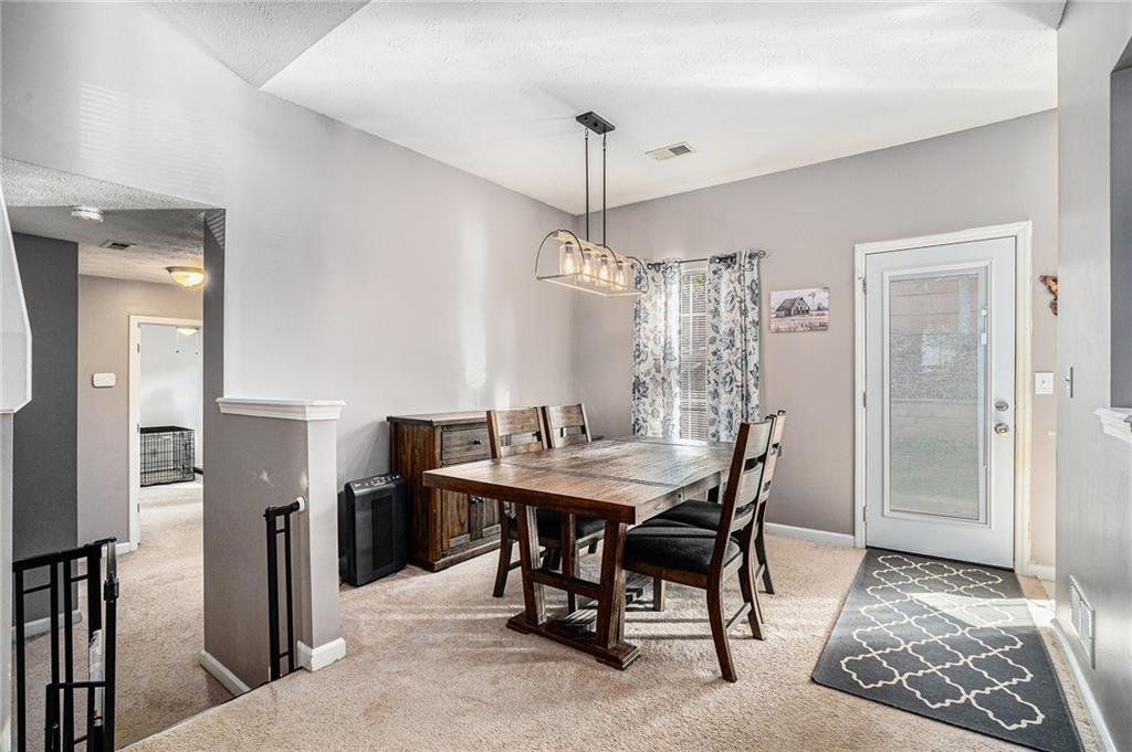 2689 Lake Park Bend