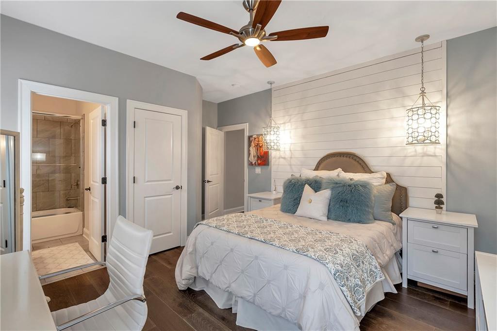 4125 Baxter Walk