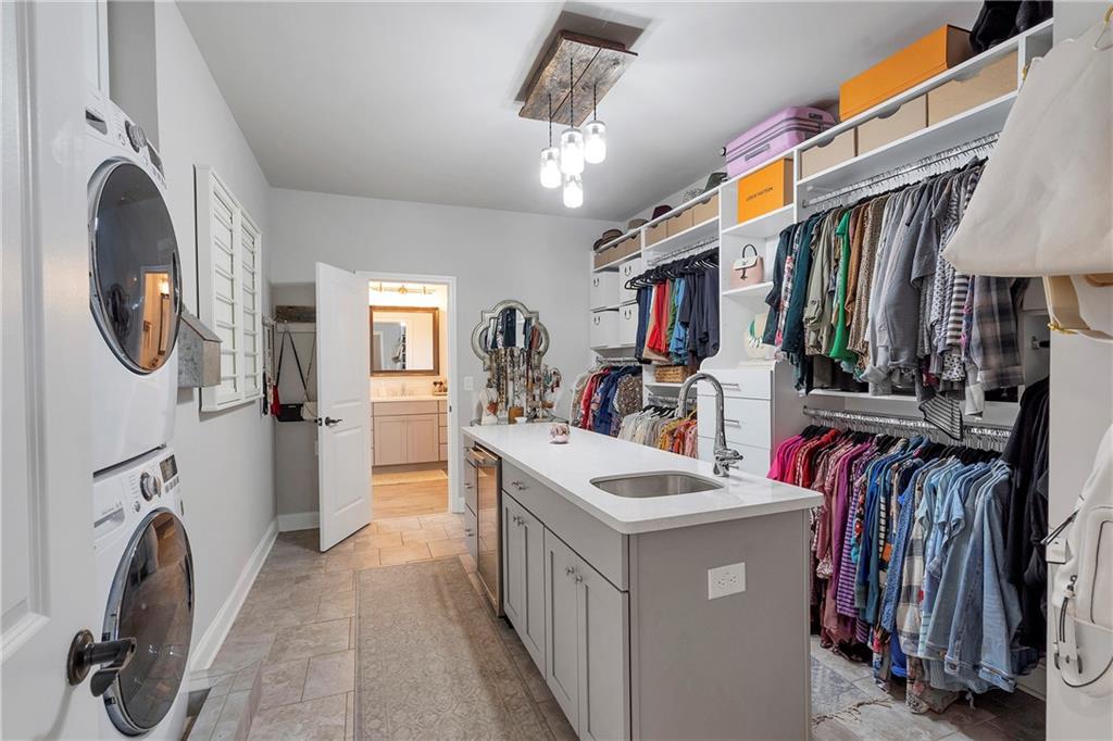 4125 Baxter Walk
