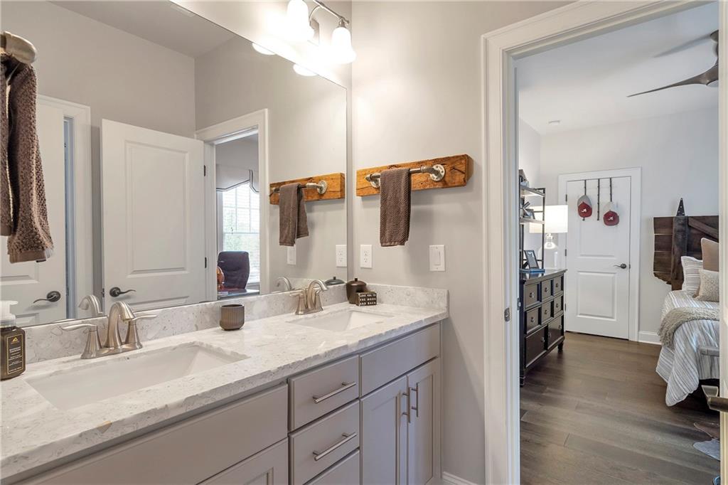 4125 Baxter Walk