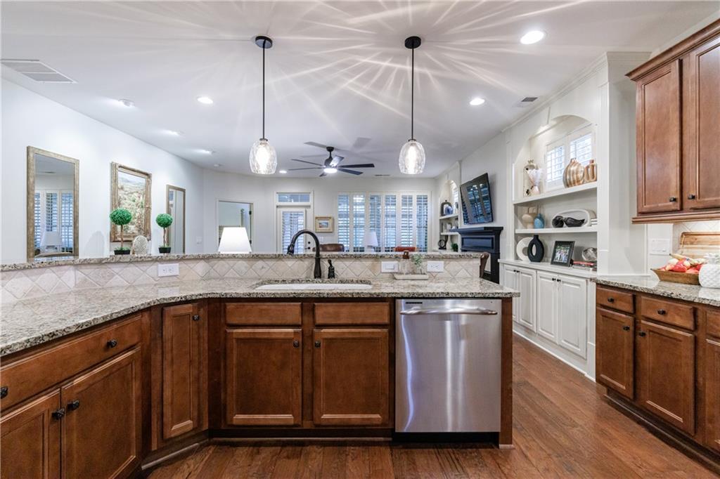 338 Shade Tree Circle