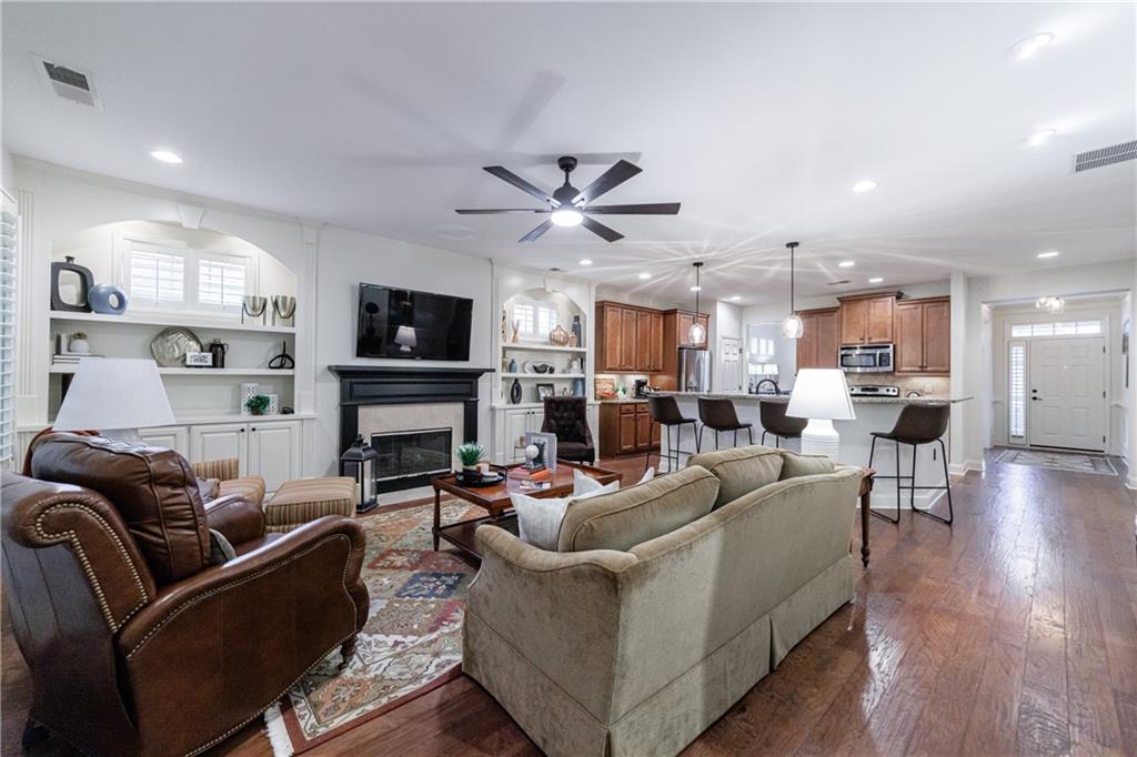 338 Shade Tree Circle