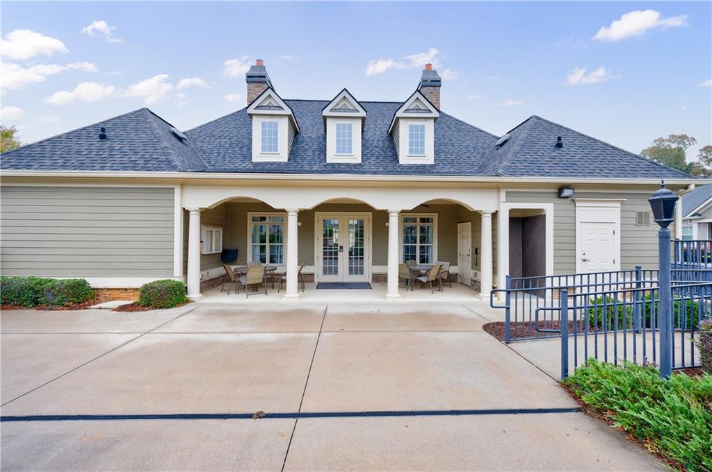 338 Shade Tree Circle