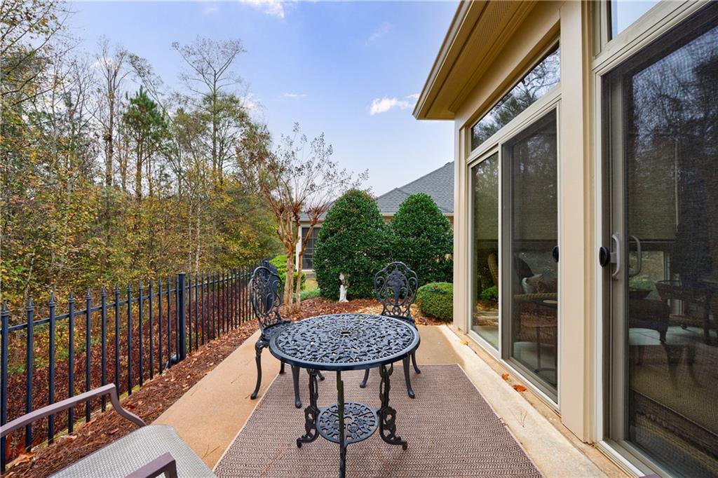 338 Shade Tree Circle
