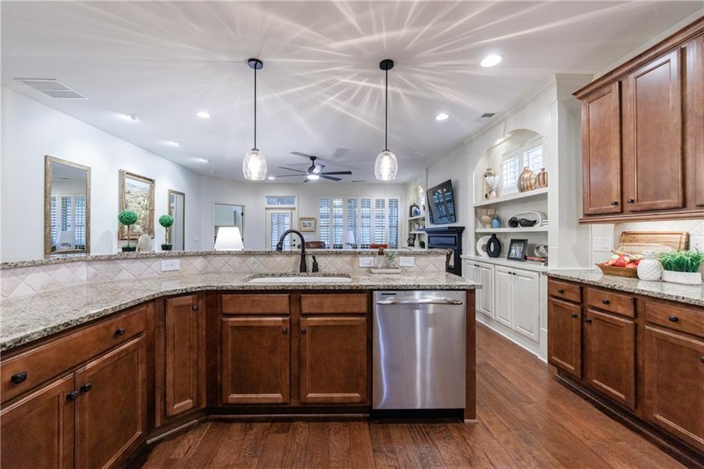 338 Shade Tree Circle