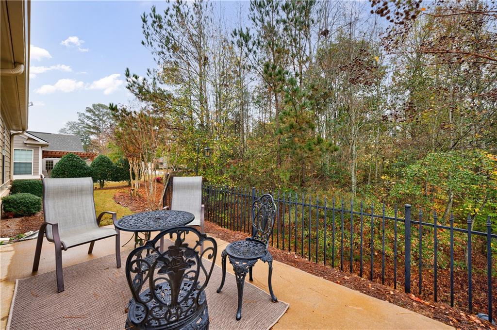 338 Shade Tree Circle
