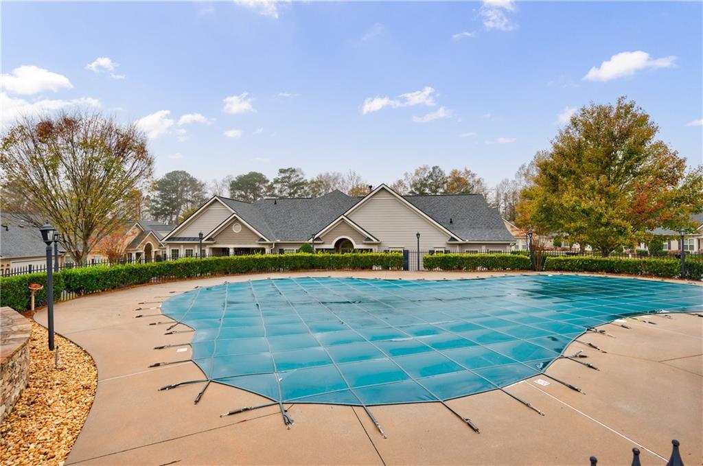 338 Shade Tree Circle