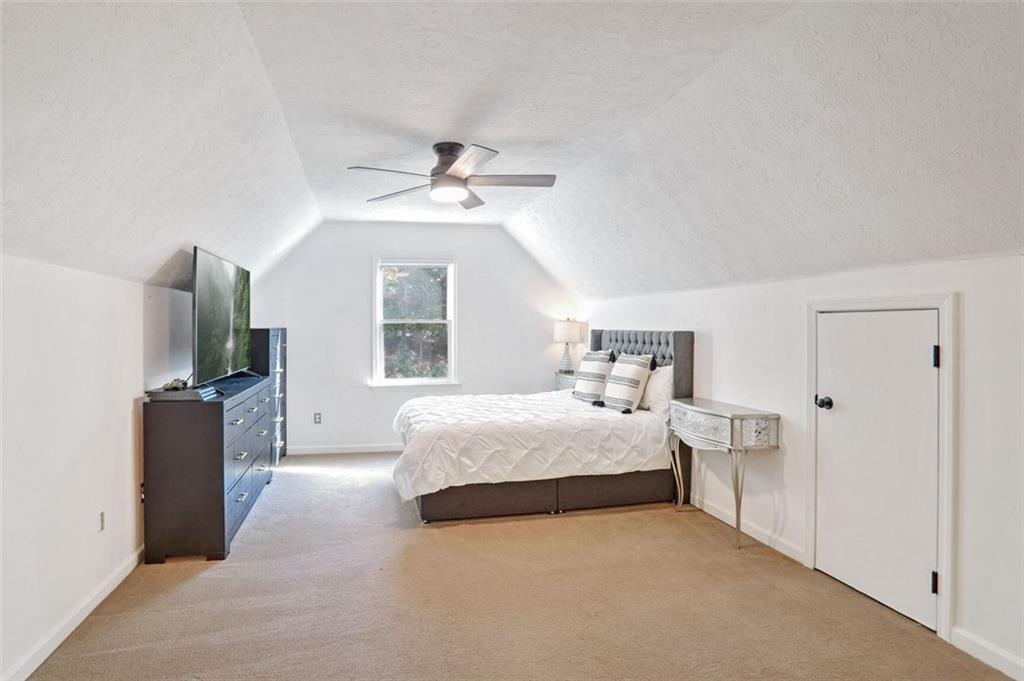 5085 Meadowbrook Circle