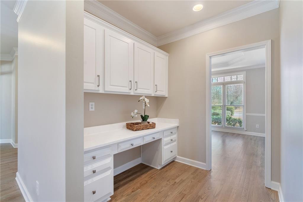 909 Waterton Court