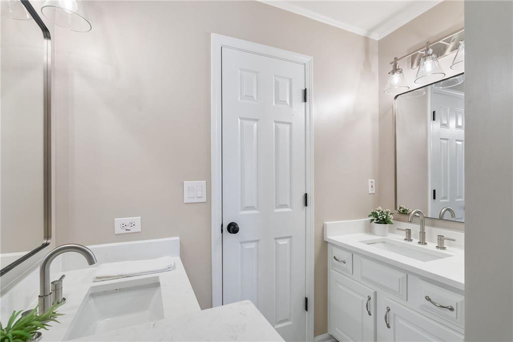 909 Waterton Court