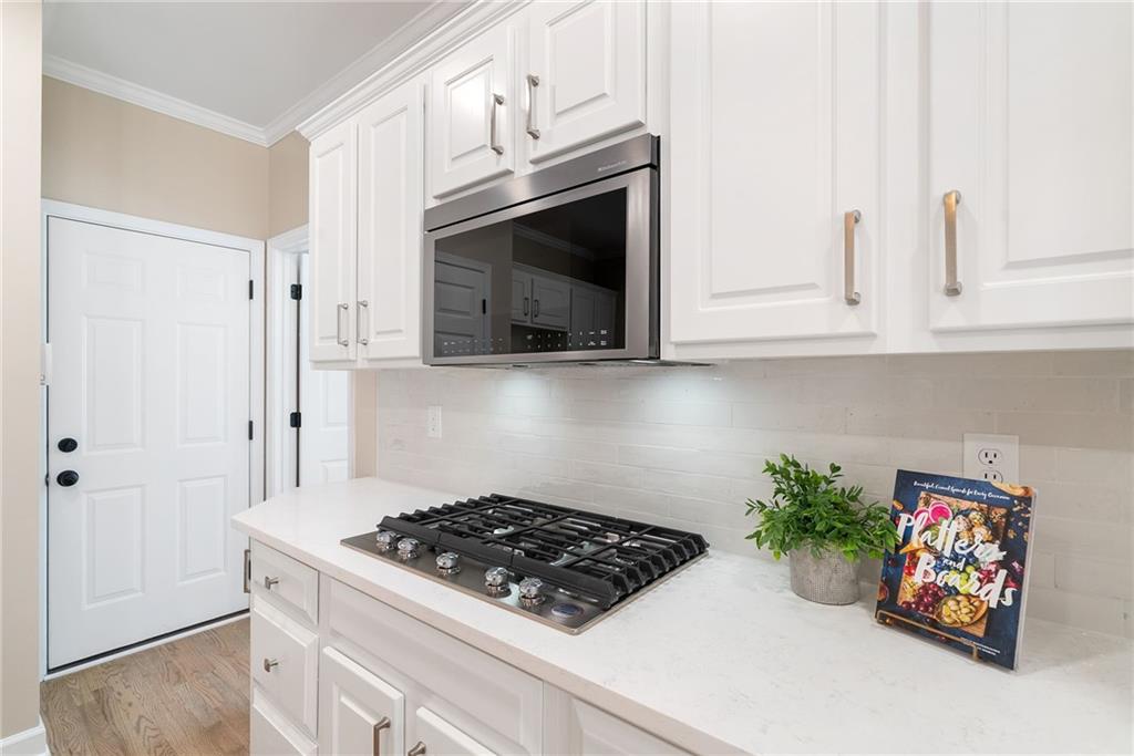 909 Waterton Court