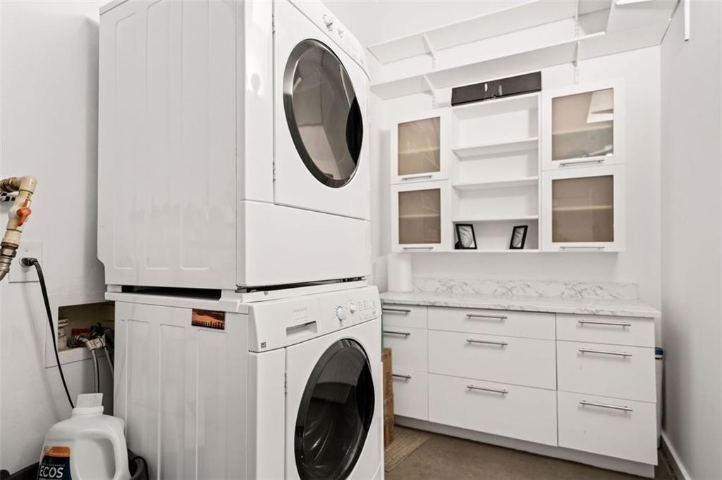 170 BOULEVARD SE Unit E411