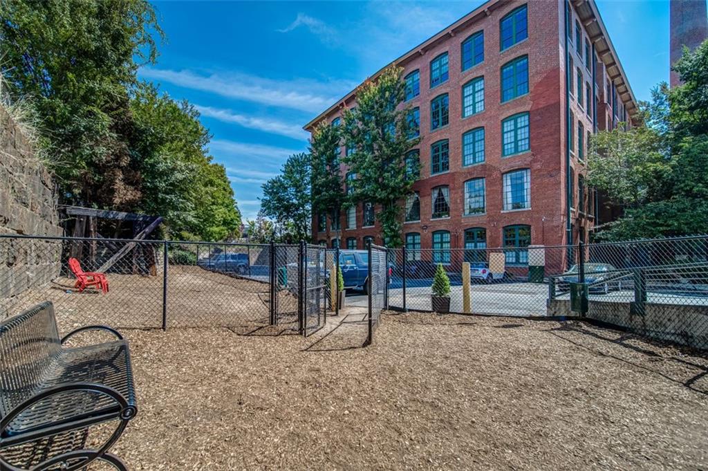 170 BOULEVARD SE Unit E411