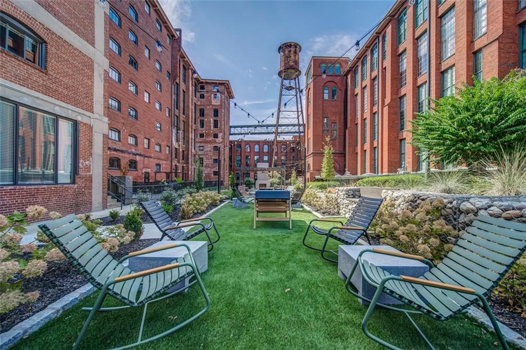 170 BOULEVARD SE Unit E411