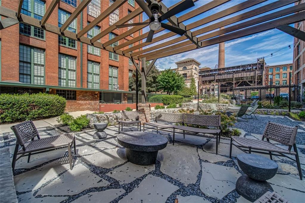 170 BOULEVARD SE Unit E411