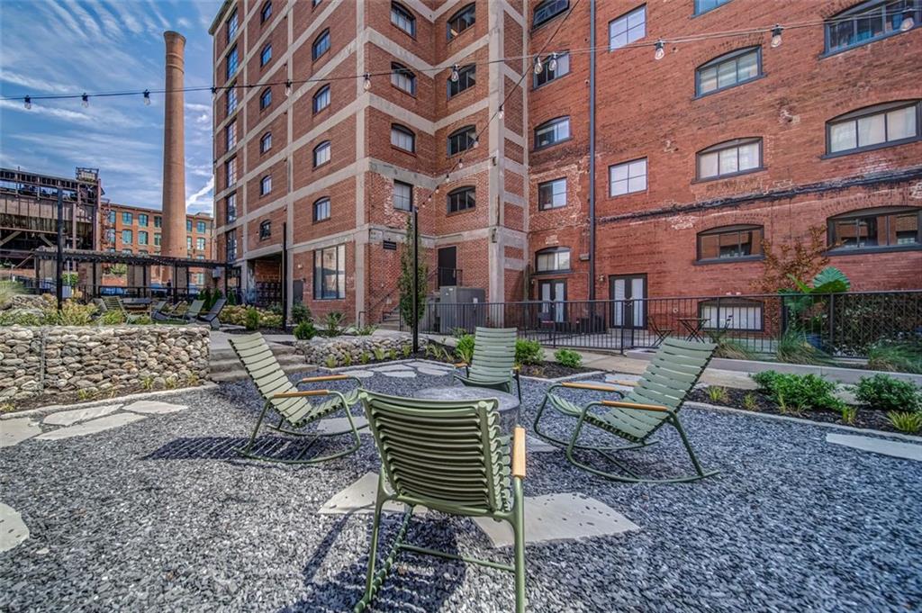 170 BOULEVARD SE Unit E411
