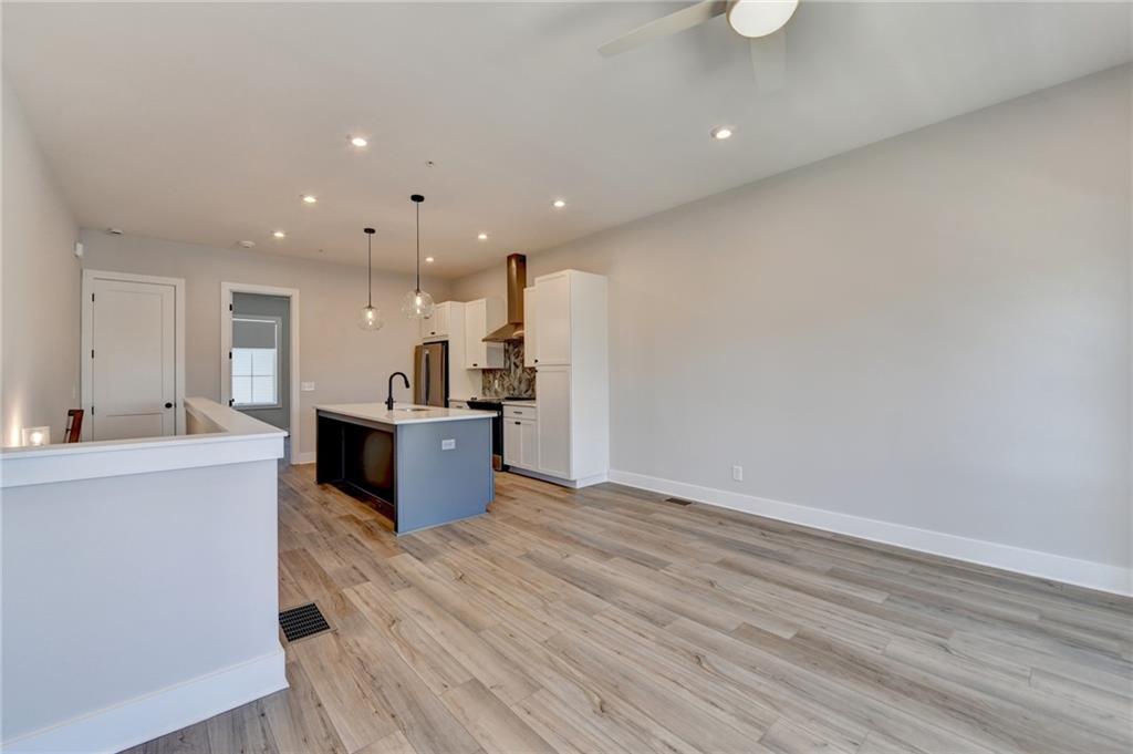 1297 Longreen Terrace Unit 5